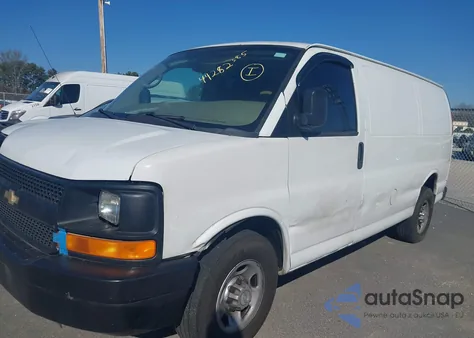 2011 Chevrolet Express 2500 Work Van z USA, uszkodzony, nr VIN 1GCWGFBA6B1119070